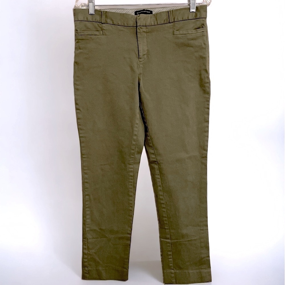 Banana Republic Women’s Green Chino Style Pants Size 6
